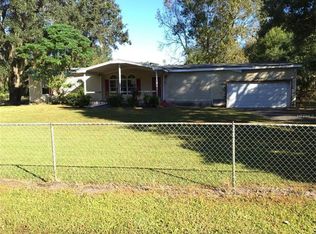 17151 Chinaberry Rd, Lutz, FL 33558