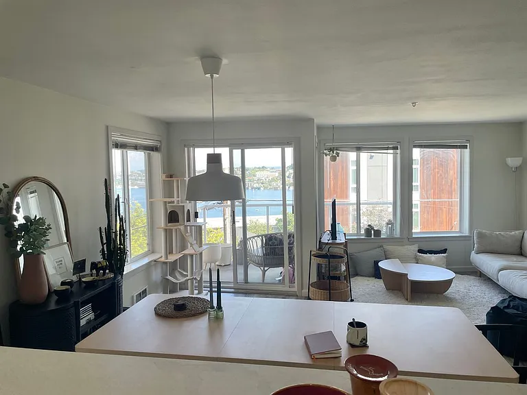2432 Dexter Ave N #200 — Photo 8