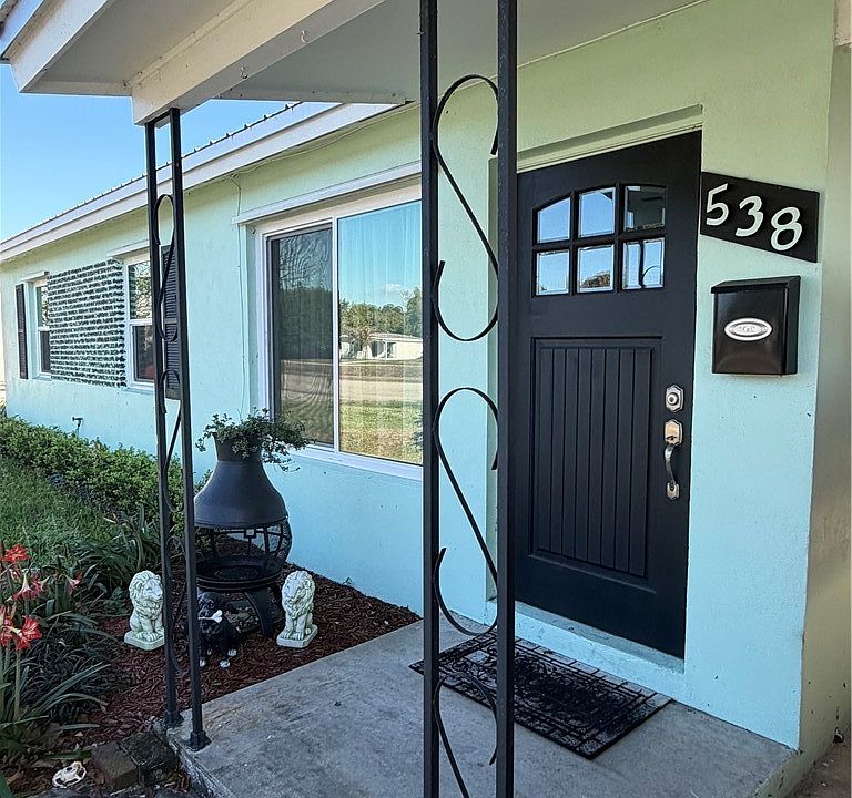 1st image of 538 W Alverdez Ave