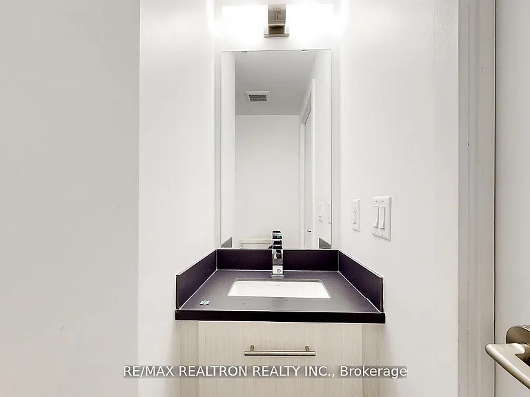 260 Finch Ave E #Townhouse 1 — Photo 15