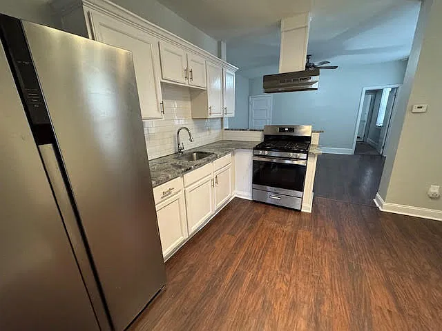 2 bed, 700 sqft, $1,400 — Photo 2
