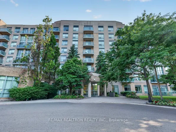 3 Ellesmere St #326, Richmond Hill, ON L4B 4N2