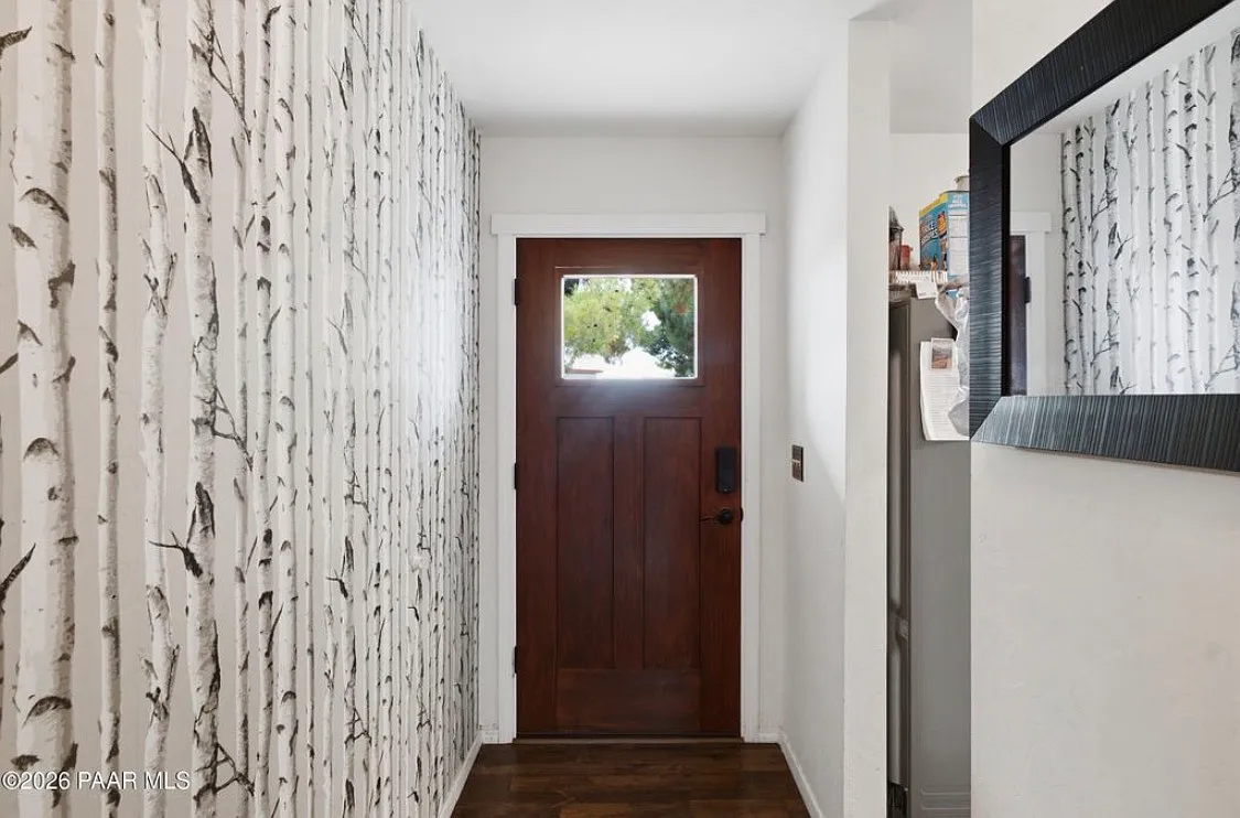 2 bed, 1080 sqft, $2,200 — Photo 2