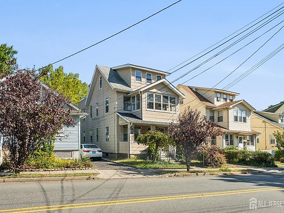 3rd image of 374 Boyden Ave