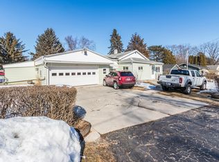 532 Delavan Dr, Delavan, WI 53115