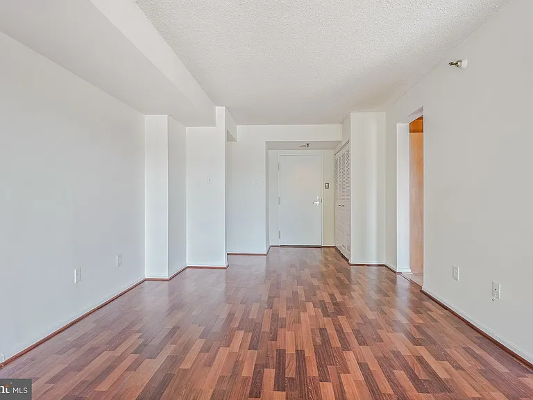 7401 Westlake Ter #215 — Photo 8