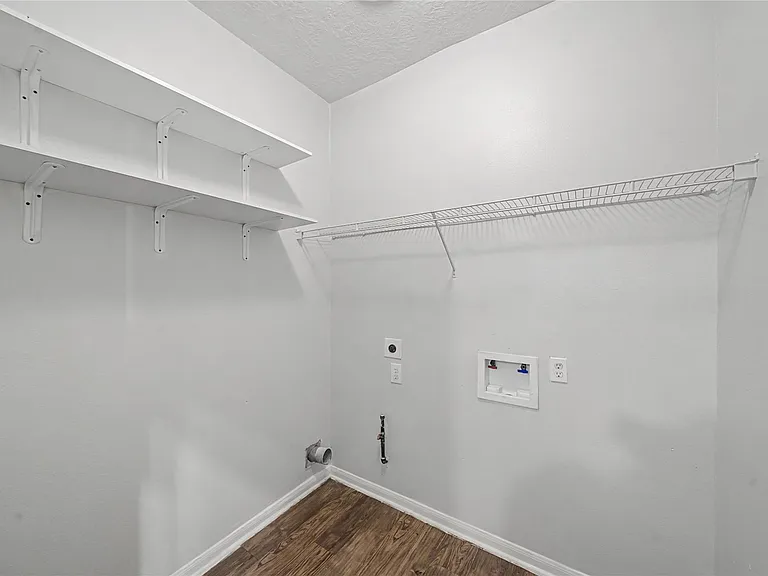 1111 Auburn View Ln — Photo 17