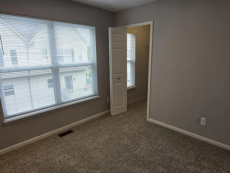 1578 Kessler Ave — Photo 13