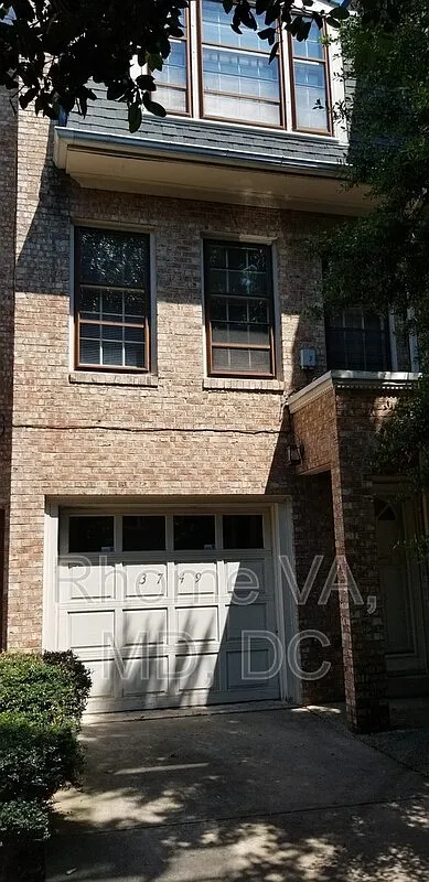 3 bed, 2.5 bath, 2150 sqft, $4,700 — Photo 1