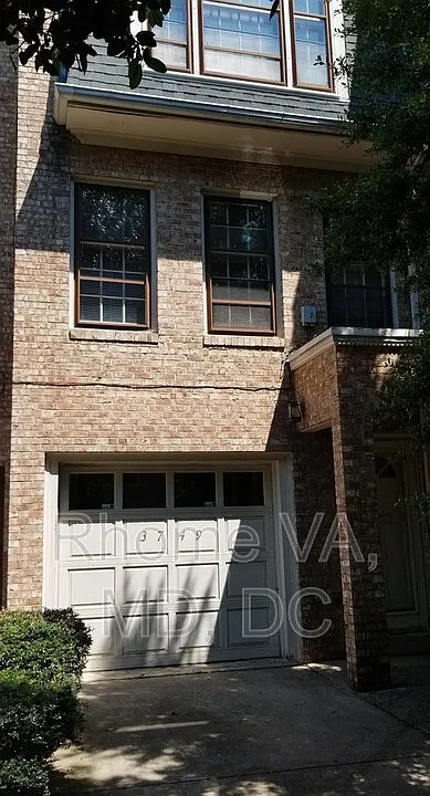 3749 Kanawha St NW