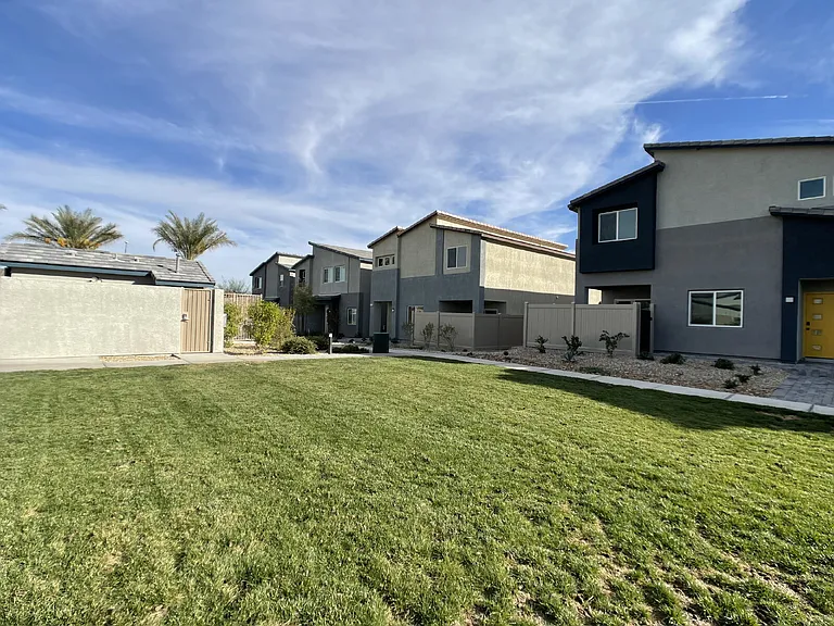 7473 Garnet Moon St — Photo 105