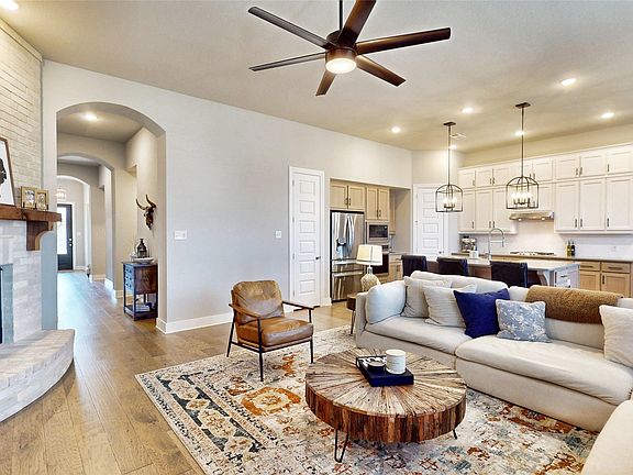 4th image of 2137 Devonblue Dr