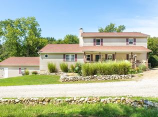 3527 Whispering Ln, Brighton, IL 62012