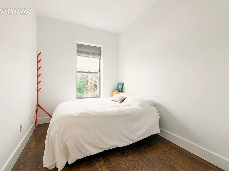 371 6th Ave #4 — Photo 10
