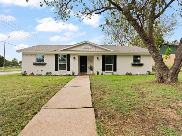 5338 Westminster Ct S, Fort Worth, TX 76133