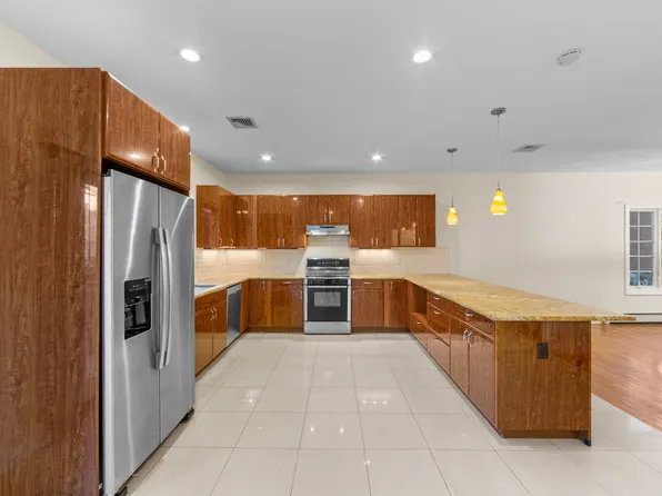 333 Lincoln Avenue image 12 of 37