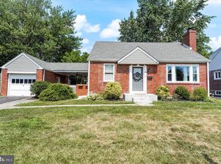 44 S Malin Rd, Broomall, PA 19008