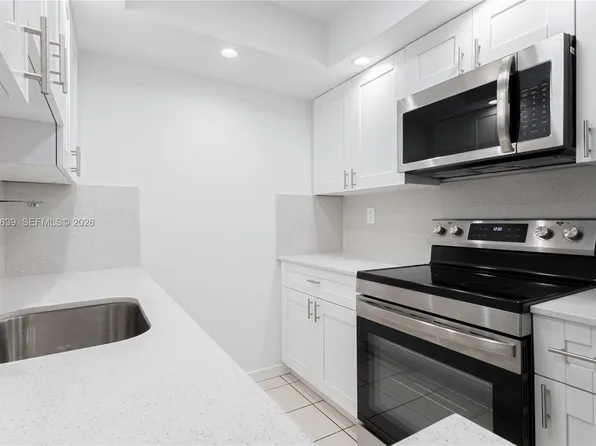 9405 W Flagler St APT D205, Miami, FL 33174