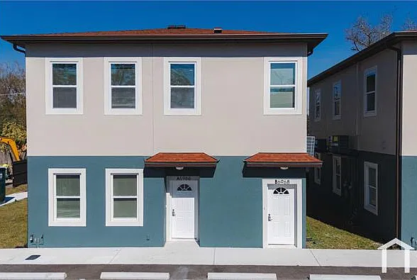 3 bed, 1264 sqft, $2,400 — Photo 2