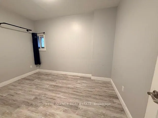 284 Talbot St — Photo 1
