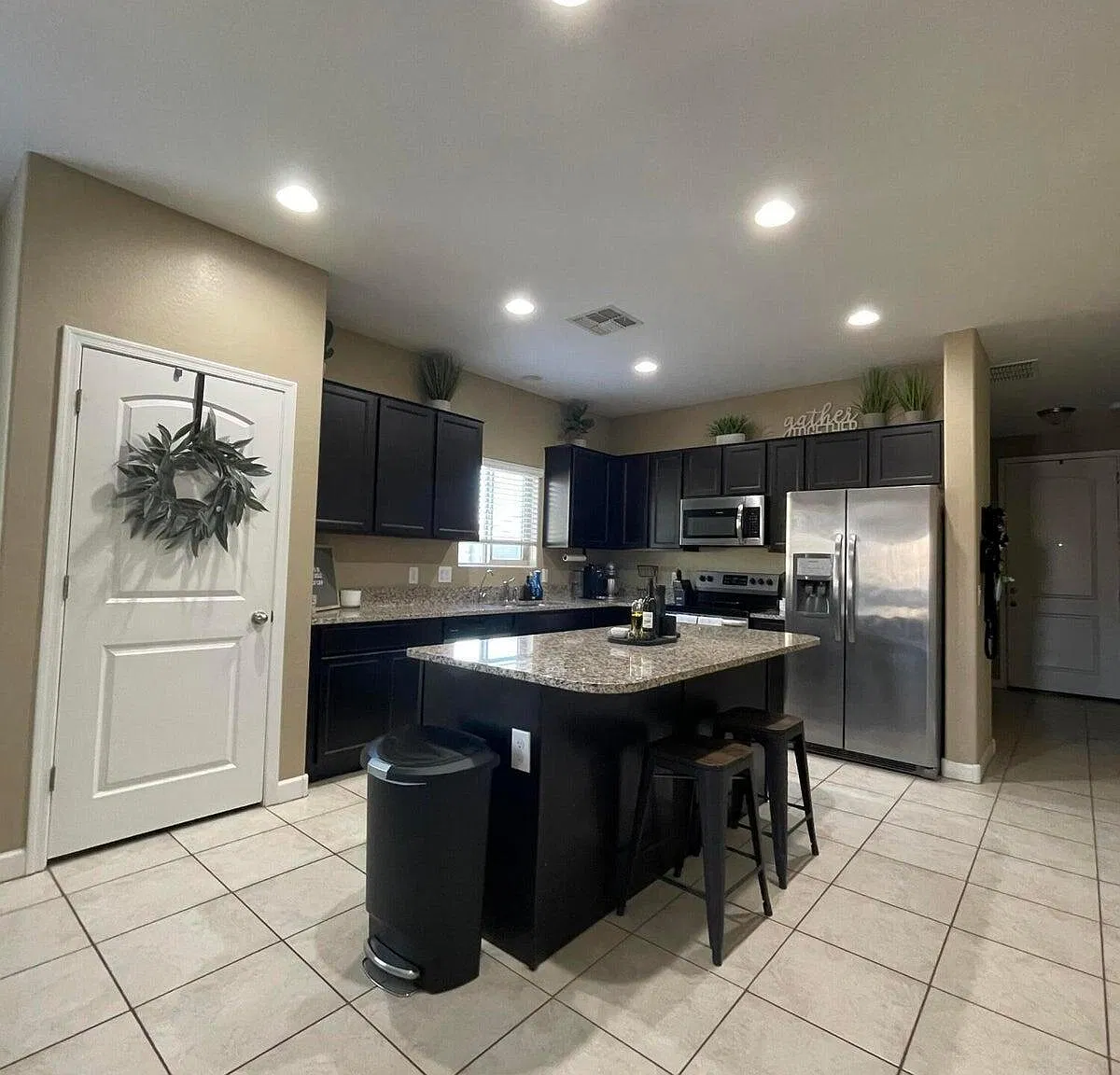 4 bed, 2.0 bath, 1600 sqft, $1,795 — Photo 4