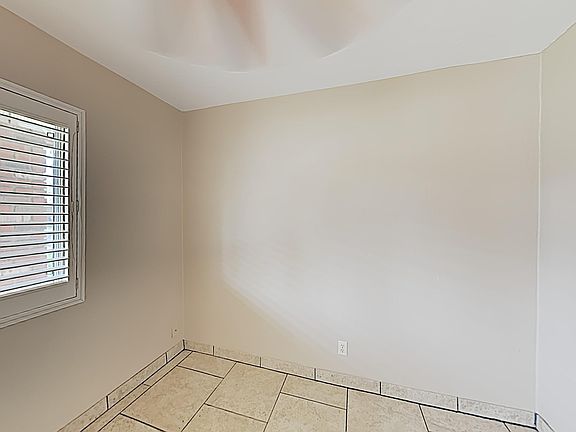 4th image of 1221 N Elm Ct