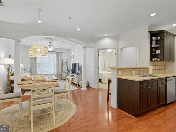 2306 Stratford Cmns, Decatur, GA 30033