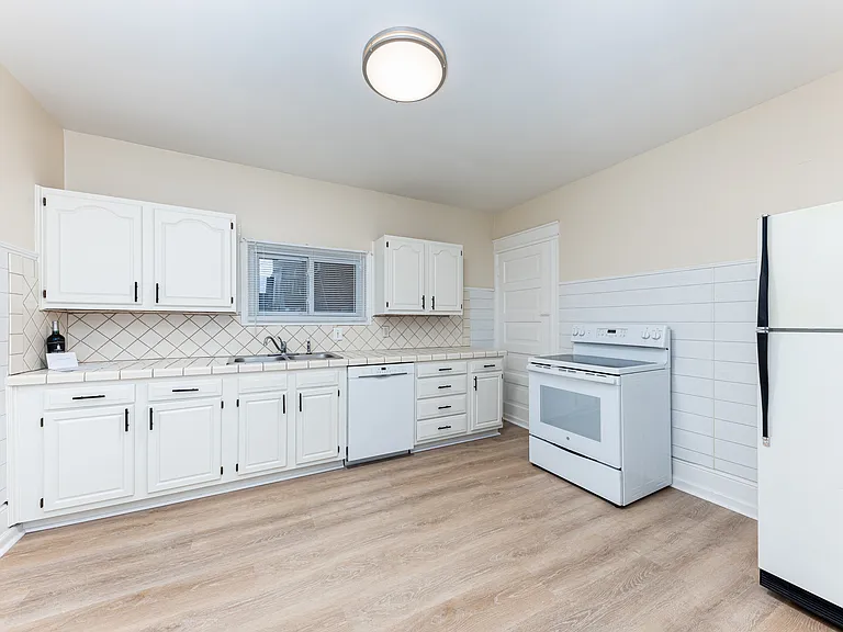 405 Starkweather St #1 — Photo 10
