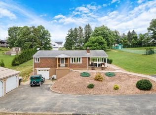 2600 Robbins Station Rd, North Huntingdon, PA 15642