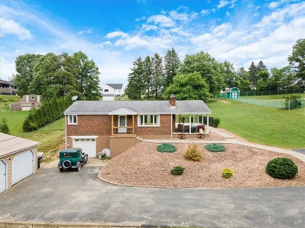 2600 Robbins Station Rd, North Huntingdon, PA 15642