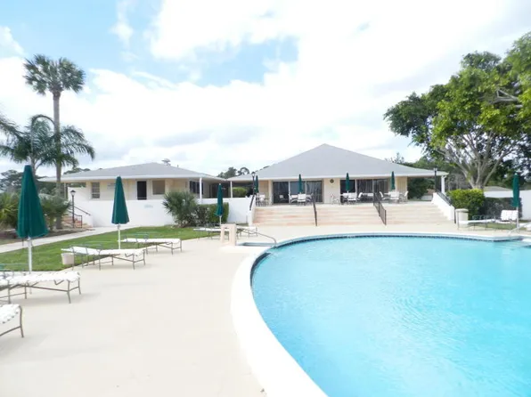4 Greenway Village N N #107, Royal Palm Beach, FL 33411