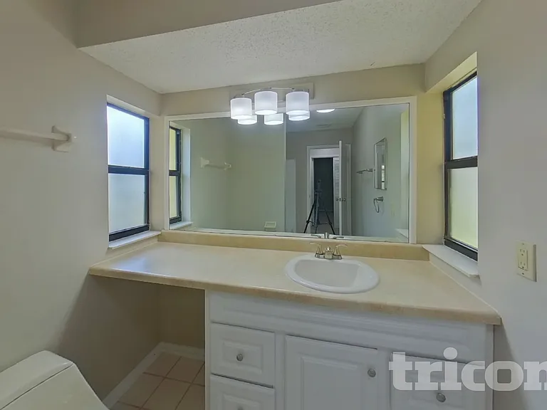 4739 Harpers Ferry Ln — Photo 13