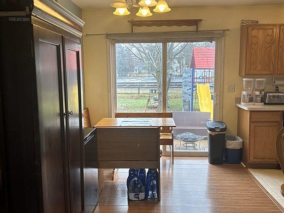4th image of 207 Harrington Ave
