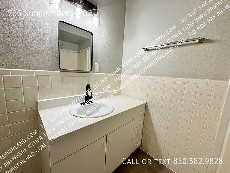 705 Sunrise Ave #202 — Photo 25