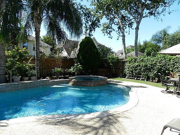 3rd image of 1307 Cross Valley Dr