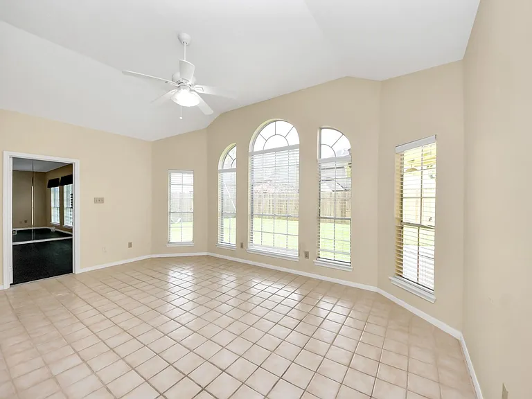 10503 Great Plains Ln — Photo 18