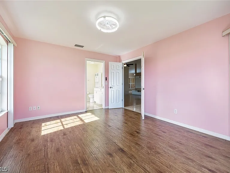 1132 SE 32nd Ter — Photo 22