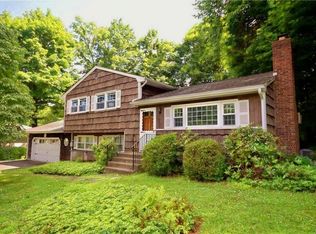 1 Karen Ct, Newburgh, NY 12550