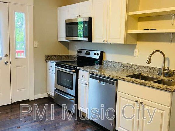 5th image of 215 Robinwood Ave