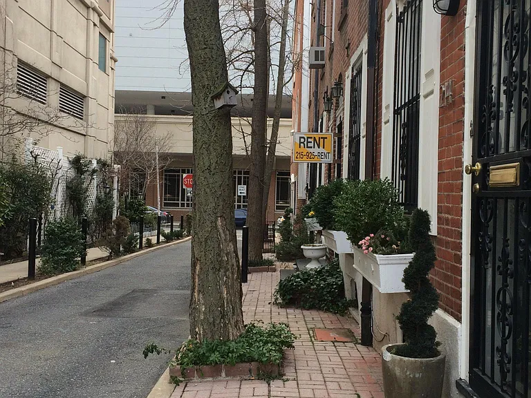 212 N Clarion St — Photo 39