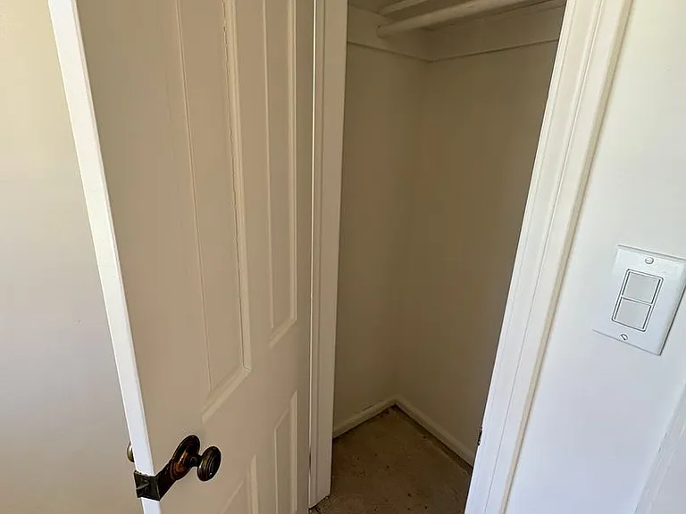 24975 Franklin Park Dr — Photo 4