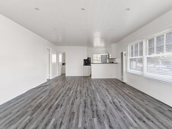 3rd image of 241 Bonito Ave APT 4