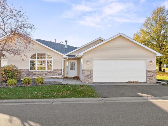 924 Golden Pond Ct, Buffalo, MN 55313