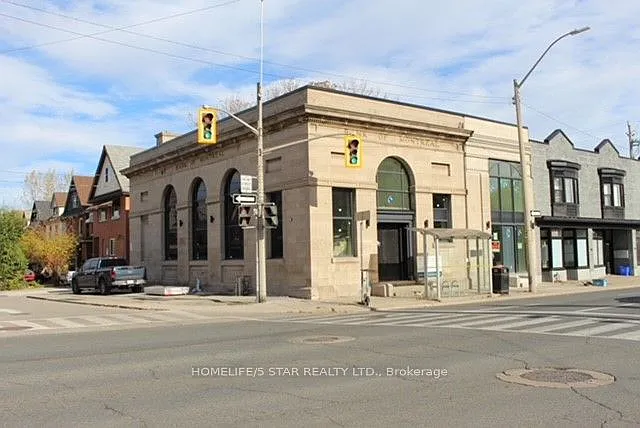 837 King St E #201