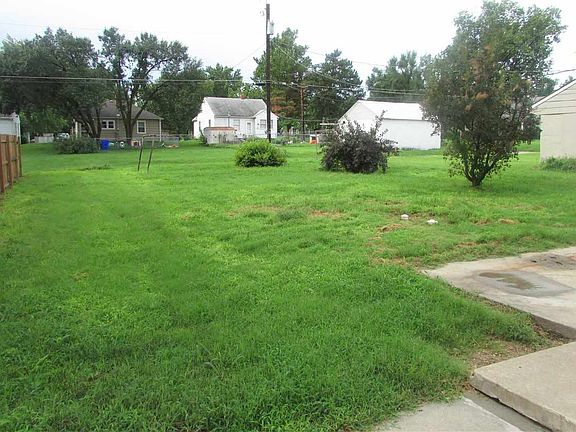 5th image of 531 W Pine St