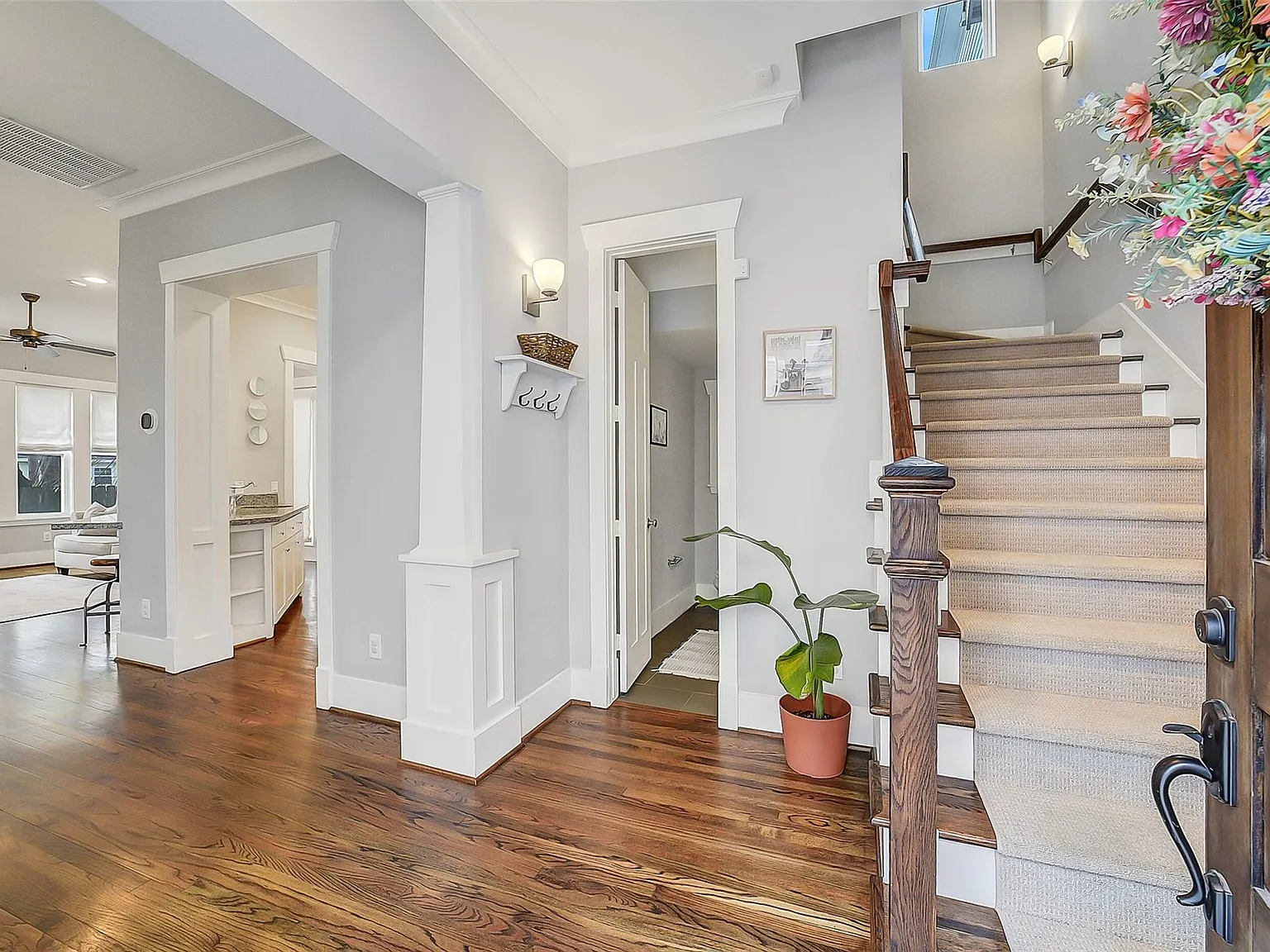 4 bed, 2.5 bath, 2309 sqft, $3,700 — Photo 3