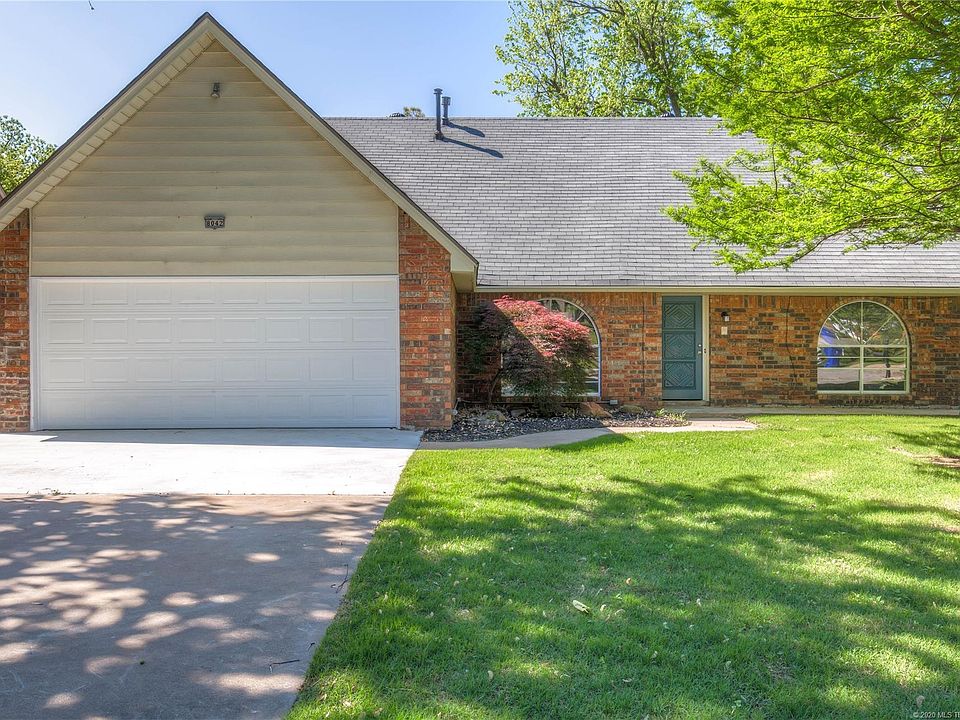 1st image of 8042 S Peach Cres W