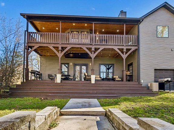 3rd image of 138 Dana Ln