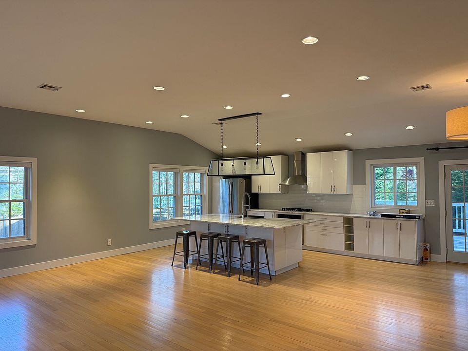 1st image of 50 Beach Ave