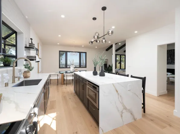 2612 Lincoln Ave, Belmont, CA 94002